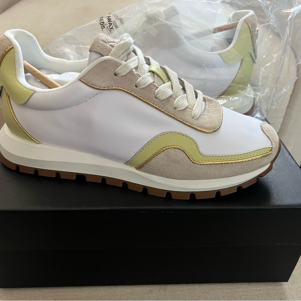 Donna Karan New York Binx Lace Up Sneaker 8.5 nwt